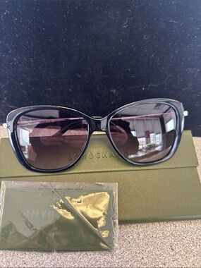 Longchamp Black Sunglasses with Gradient Lenses